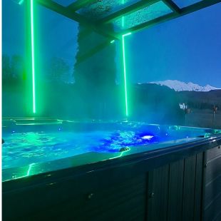 Jacuzzi este o facilitate de care beneficiaza persoanele ce cauta cazare in Avrig